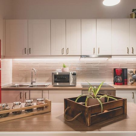 90M2 Luxury Apartment In The Heart Of Athens - Living Stone Sunstone ภายนอก รูปภาพ